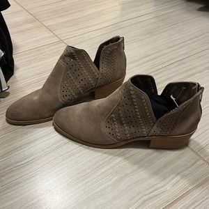 Vince camuto. Worn once!